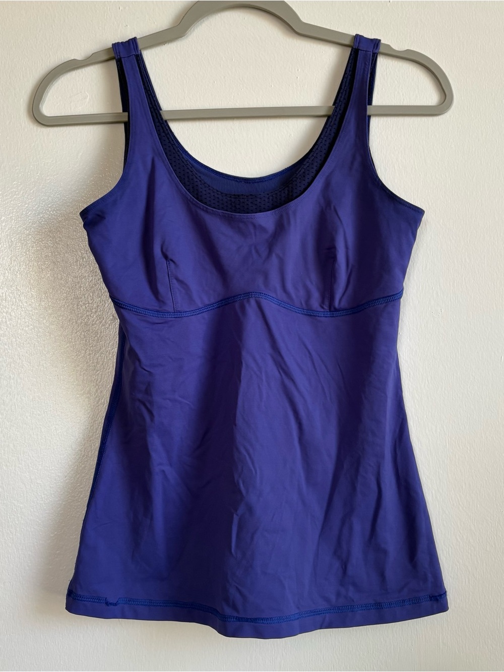 lululemon Women's Purple Built-In Bra Yoga Tank Scoop Neck Size 6